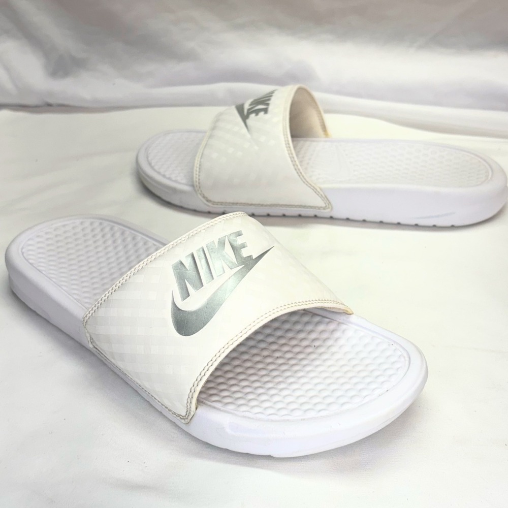 Nike Benassi JDI Slides Womens US 9  Mens 8 White Metallic Silver Sandals 343881